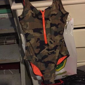 Full peace swimm wear